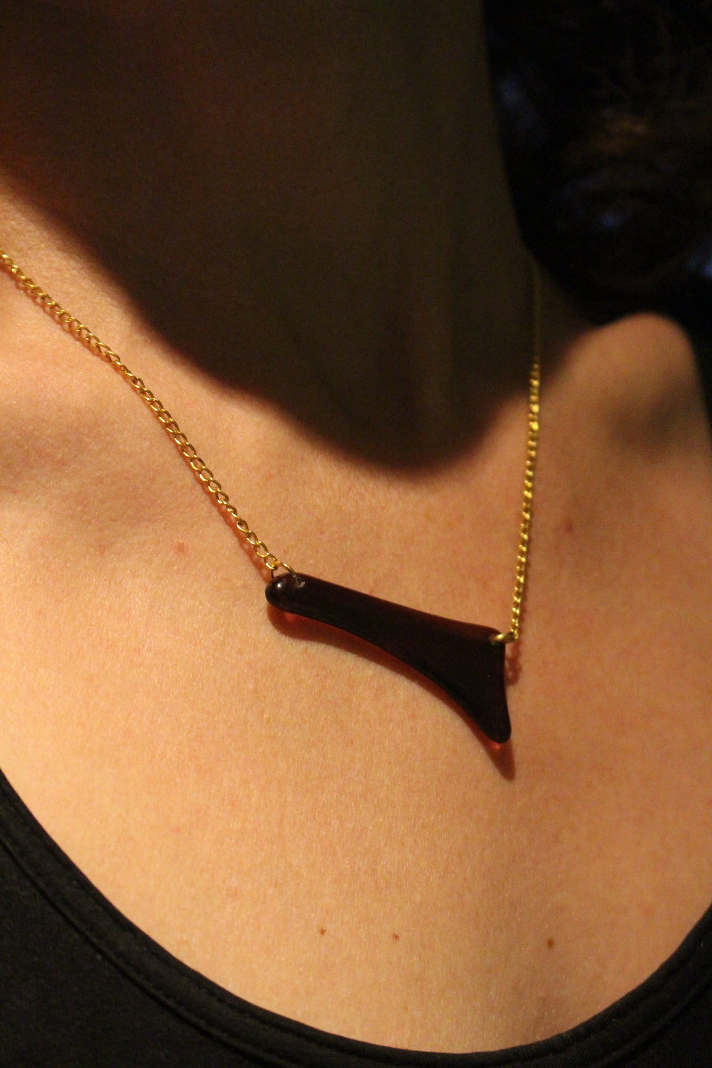 Collier en verre artisanal et acier inoxydable doré