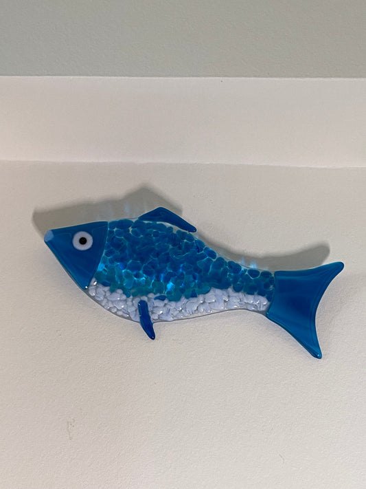 Poisson décoratif en verre fusionné bleu et blanc, artisanat d'art, création artisanale, œuvre unique, décoration artisanale .