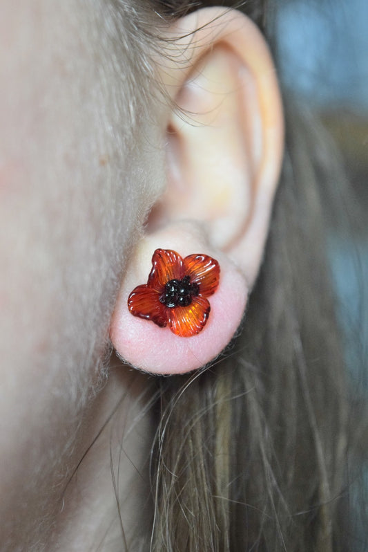 Boucles d’oreilles artisanat d'art en verre Murano rouge orangé en forme de fleur, bijou fait main éco-responsable, création .