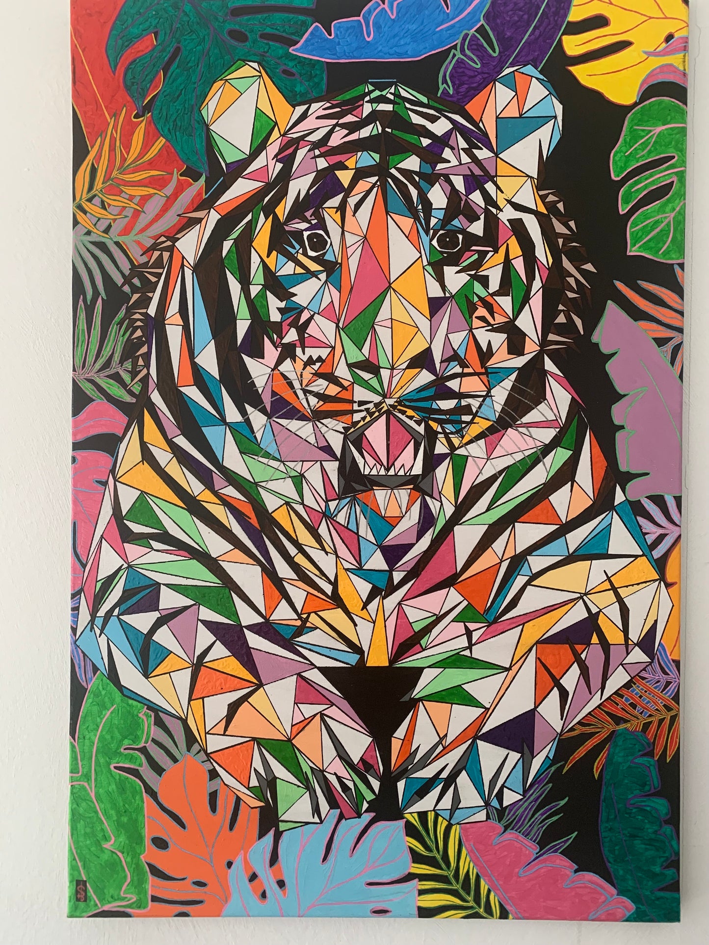 Peinture acrylique artisanale d'art représentant un tigre coloré, œuvre unique et éco-responsable, décoration artisanale.
