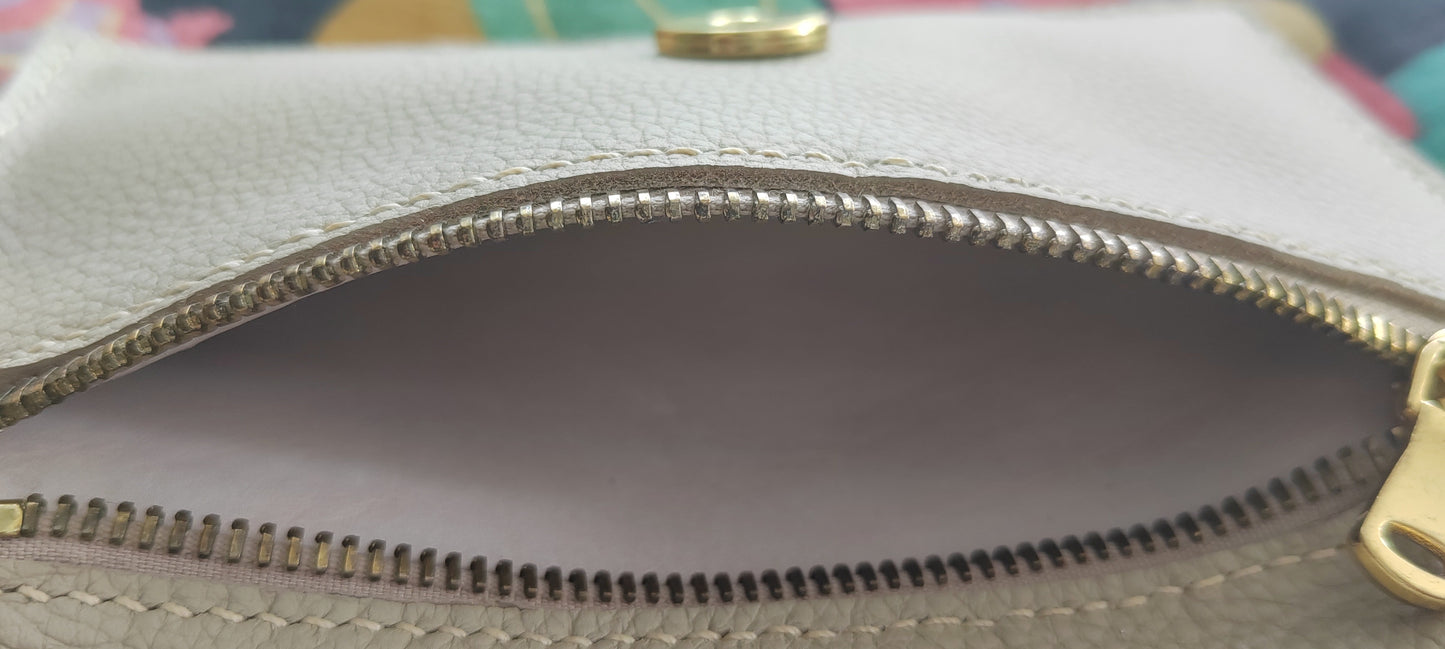 Portefeuille artisanal en cuir