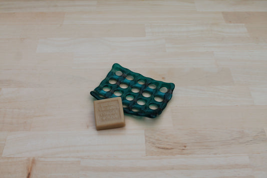 Porte-savon en verre fusionné rouge, création artisanale unique, décoration artisanale éco-responsable.