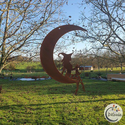 La Sorcière sur la lune - Suspension en métal découpé