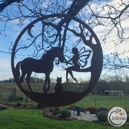 Le cheval, le chat et leur fée -  Suspension en métal découpé