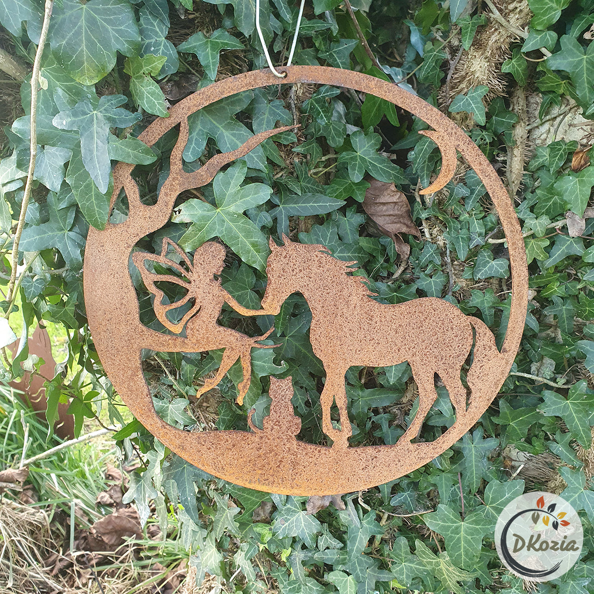 Le cheval, le chat et leur fée -  Suspension en métal découpé