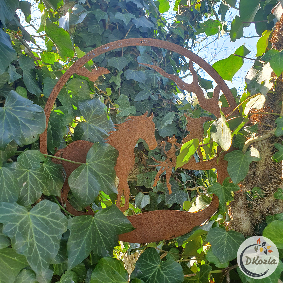 Le Cheval et la Sorcière au chat -  suspension en métal découpé