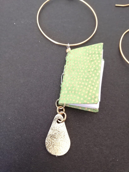 Boucle d'oreilles livre et cuir Chloé Lefèvre