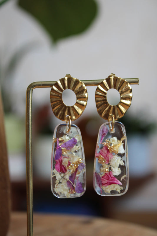 Boucles d’oreilles artisanales en acier inoxydable avec résine et fleurs séchées
